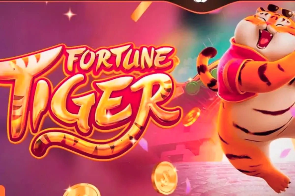 Antarmuka aplikasi mobile candu toto menampilkan menu navigasi dan permainan populer